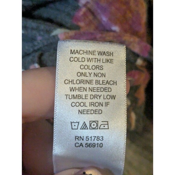 Maurices 3x Gray Floral Tank Top - Picture 6 of 6